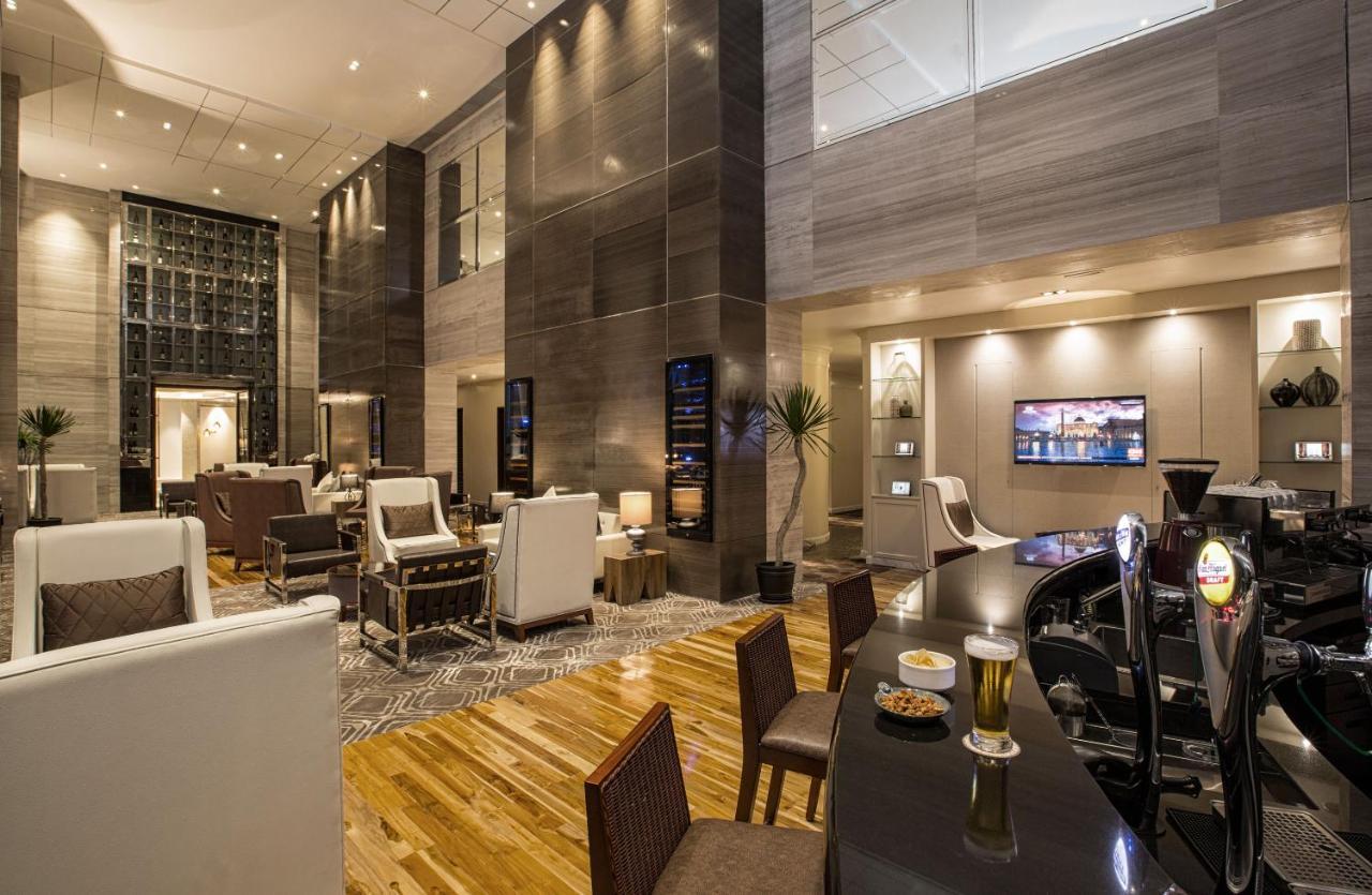 Makati Diamond Residences Makati City Exterior photo The lobby of the hotel
