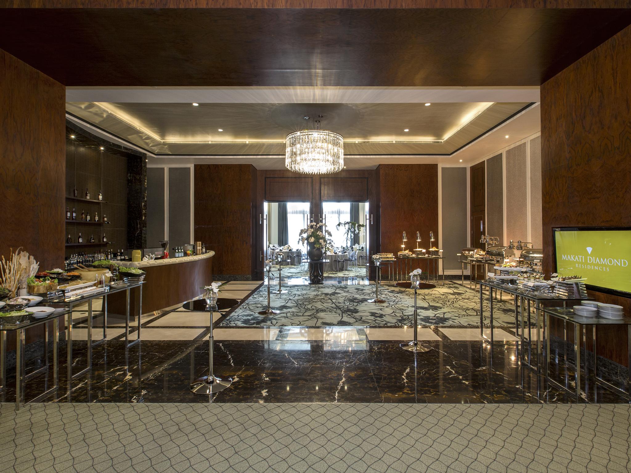 Makati Diamond Residences Makati City Exterior photo The Executive Lounge at the hotel